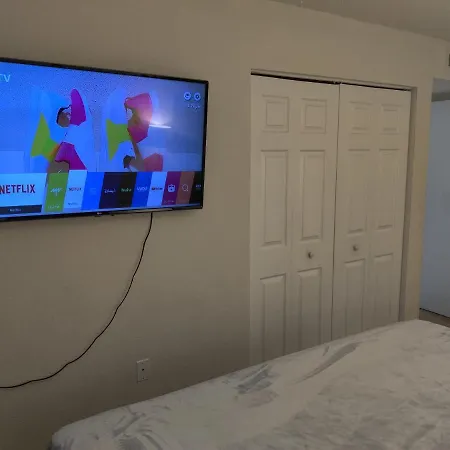 Centauri Vacation Rentals: Orlando 2-Bedroom Condo with Free Parking Exterior photo