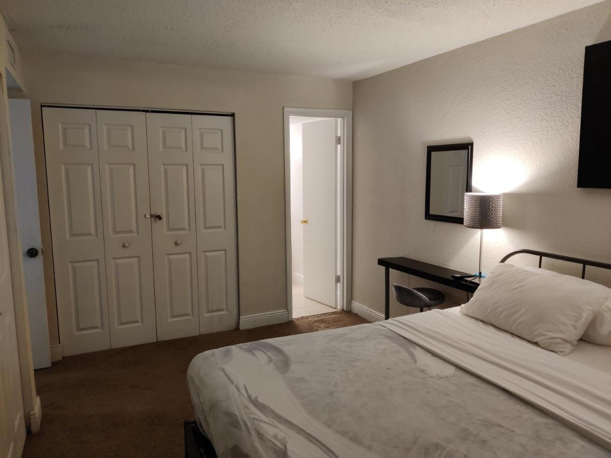 Apartment Centauri Vacation Rentals: 2-bedroom With Free Parking *