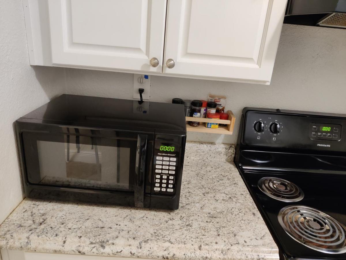 Centauri Vacation Rentals: 2-bedroom With Free Parking Apartment *